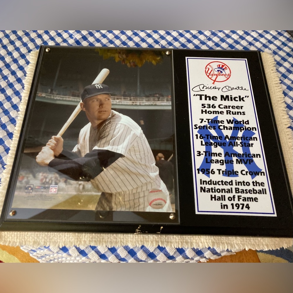 Love #7 Yankee Great 7 Mickey Mantle Plaque Wood Base Plastic Covers MLB